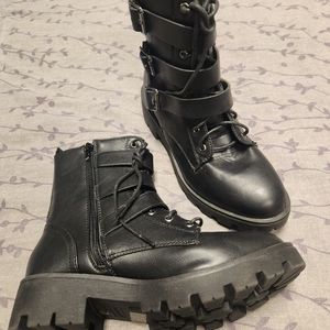 Bamboo size 8 boots